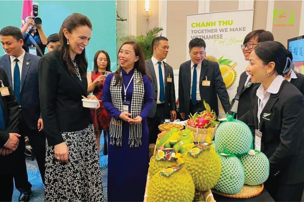 Ceo Ngô Tường Vy tự hào khi giới thiệu trái cây Việt Nam với Thủ tướng New Zealand - Jacinda Kate Laurell Ardern