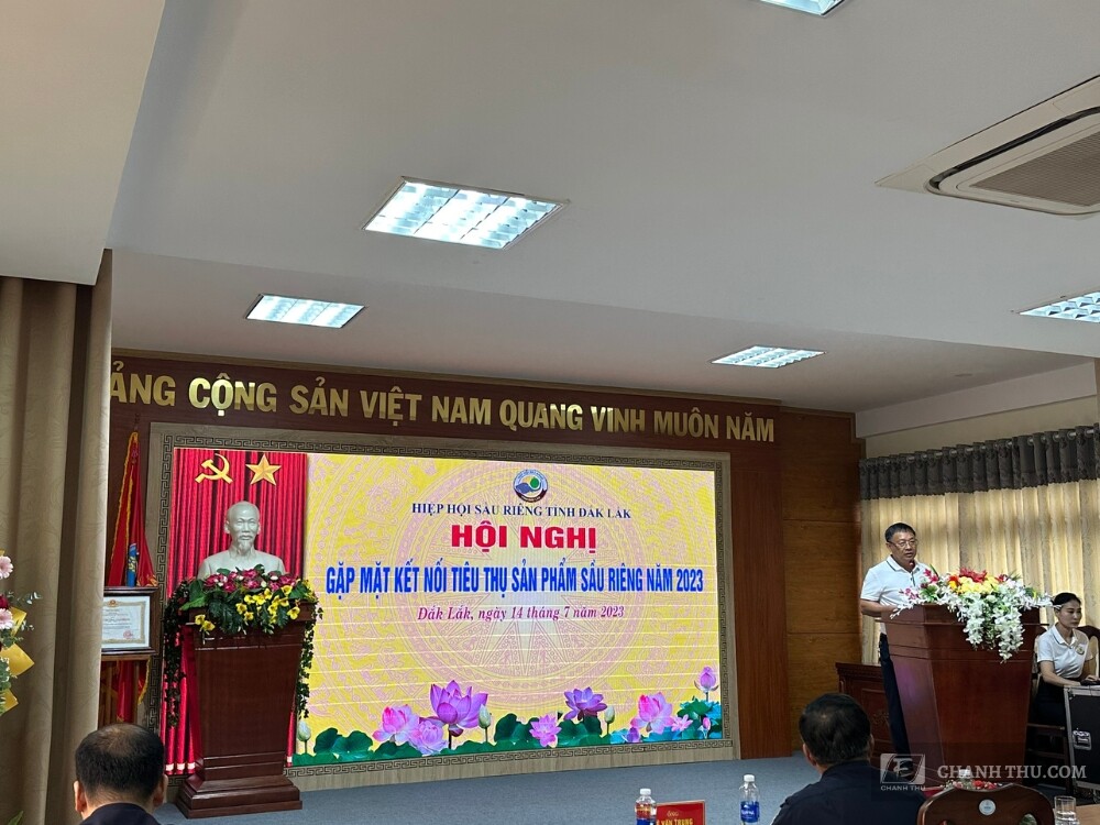 Ông Vũ Đức Côn, Chủ tịch Hiệp hội Sầu riêng tỉnh Đắk Lắk phát biểu tại hội nghị